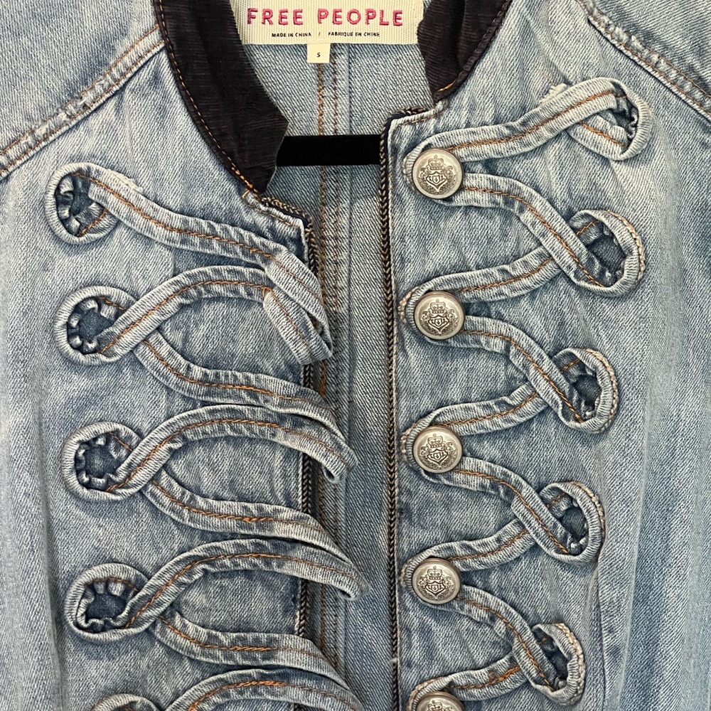 Free People Blue Denim Jacket with Dark Trim - Picture 5 of 10